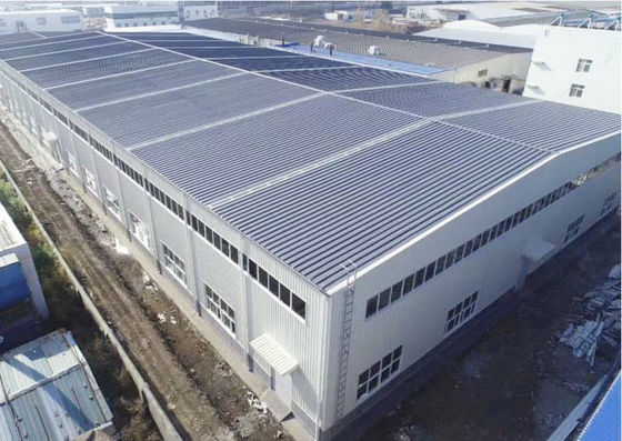 サンドイッチパネルドア付き鉄骨構造倉庫 ISO 9001認証