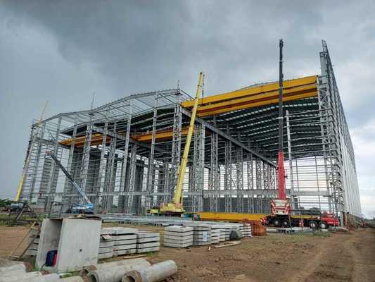 ボルト接続スチール構造倉庫、カスタマイズ可能な色とアルミニウム合金/PVC窓付き