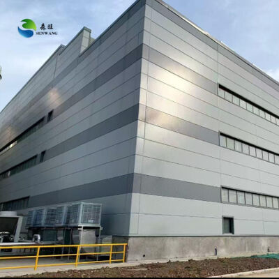 Q235 Q355 グレードの鋼鉄と斜面屋根の設計